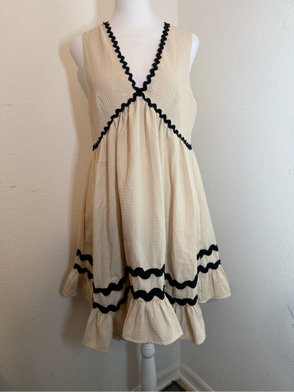 ENTRO Cream Textured Ric Rac Trim Babydoll Mini Dress S - Picture 2 of 11